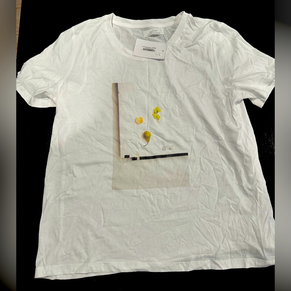 NWT Oak and Fort women’s size medium t-shirt